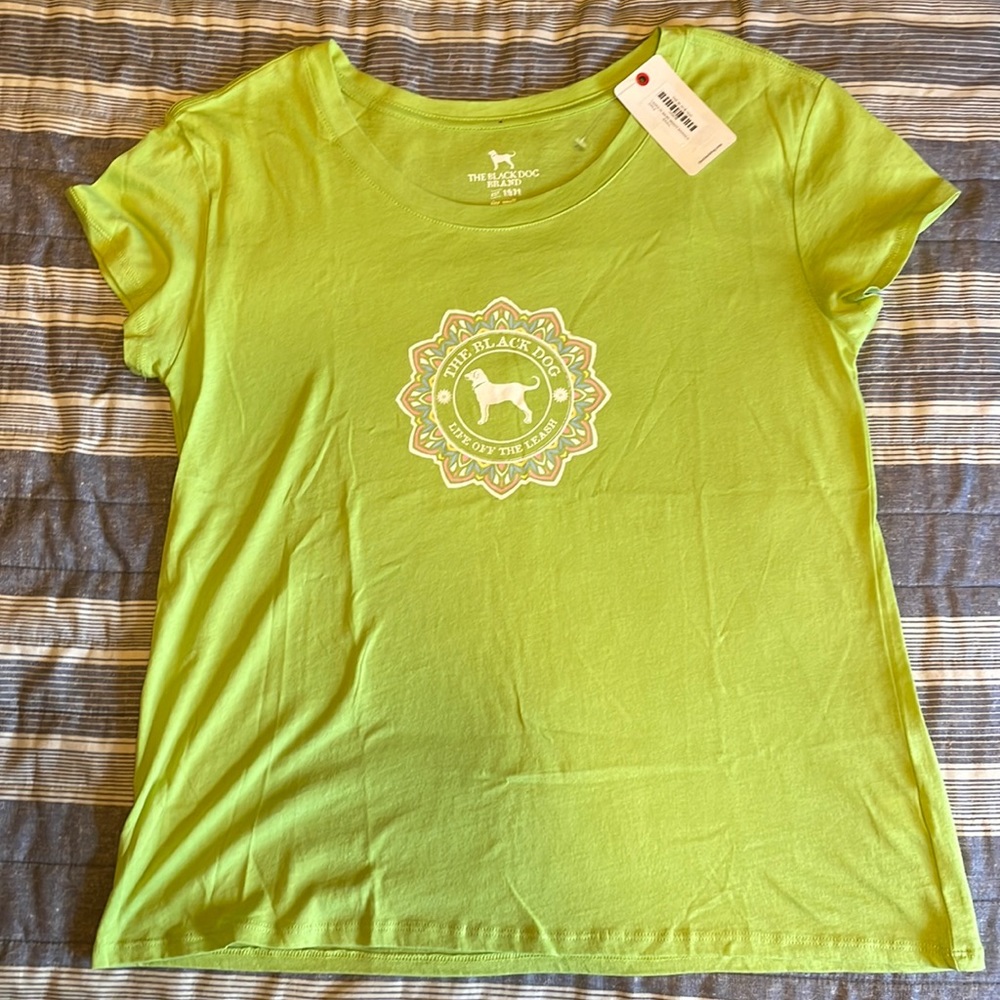 NWT. The Black Dog l”Life off the Leash” t-shirt
